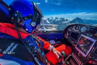 L'avion SolarStratos au-dessus des Alpes valaisannes